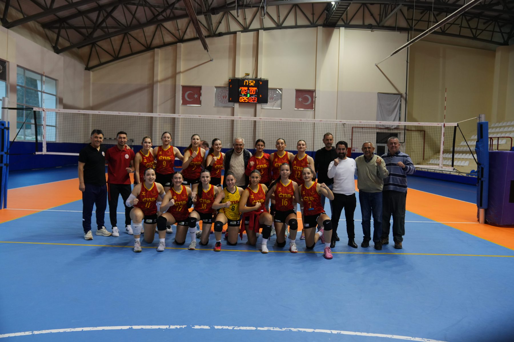 Çelik Spor Kadın Voleybol Takımı kadro fotoğrafı